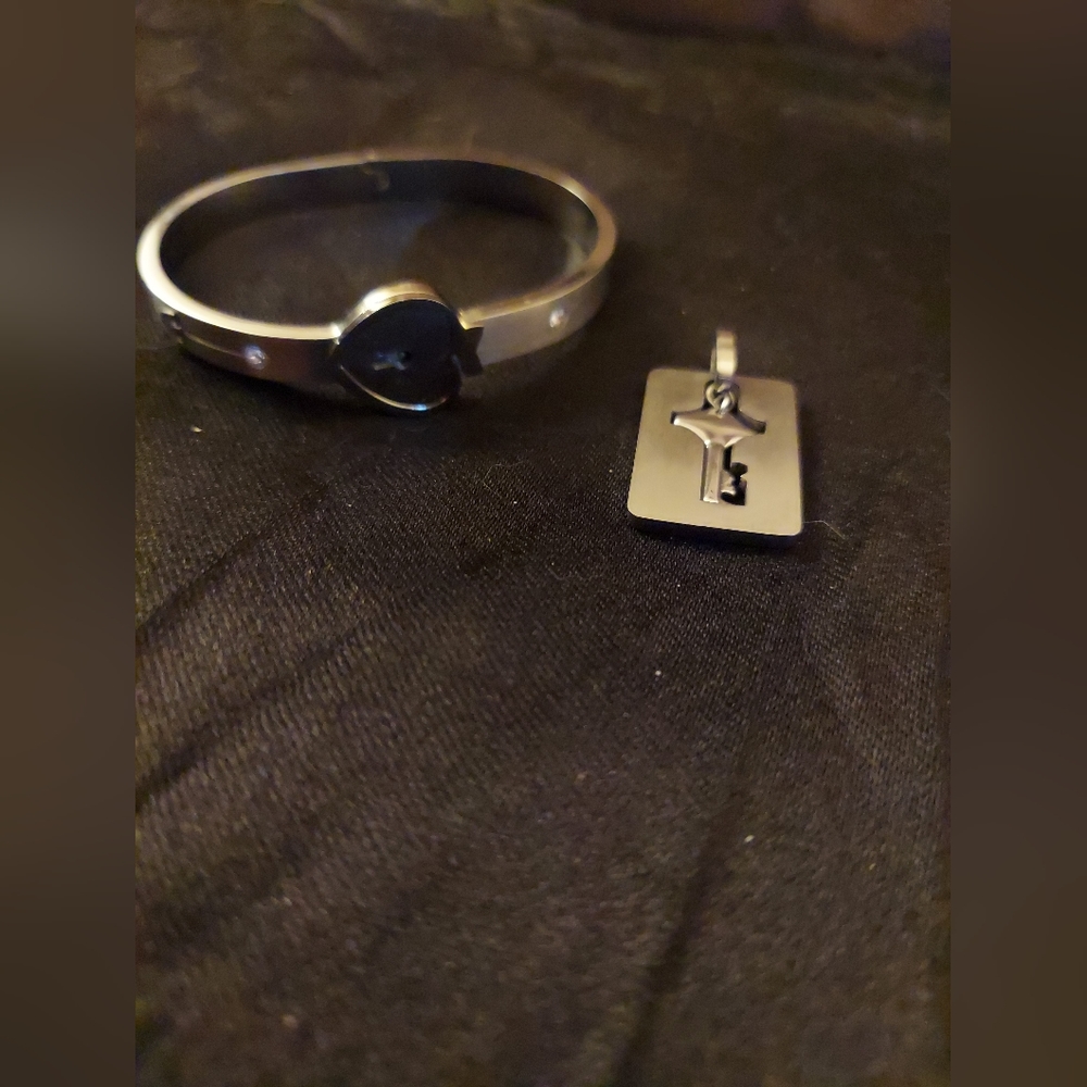 Heart Bracelet with Key Pendant // Couple's Bracelet & Pendant Set - Picture 2 of 6